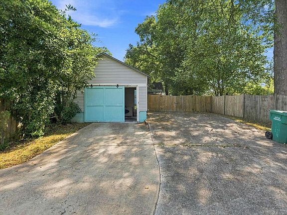 5th image of 105 Mabel Ave