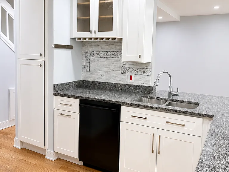 103 Brittany Dr — Photo 22