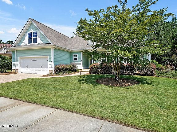 2nd image of 1086 Evangeline Drive