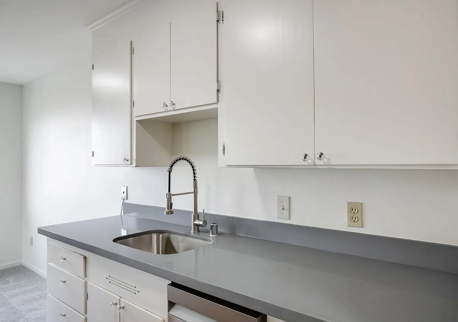 Barrett Apartments — Photo 4