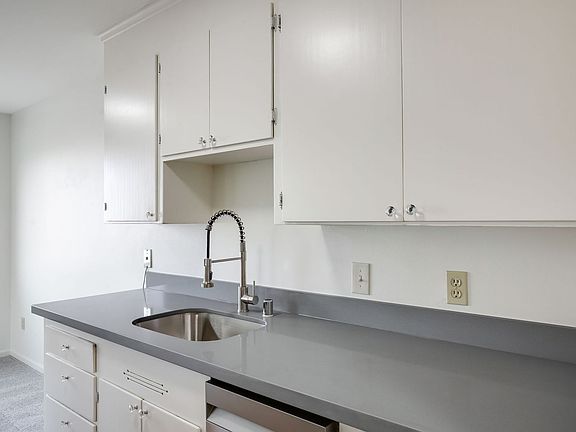4th image of 2850 15th Ave W APT 202
