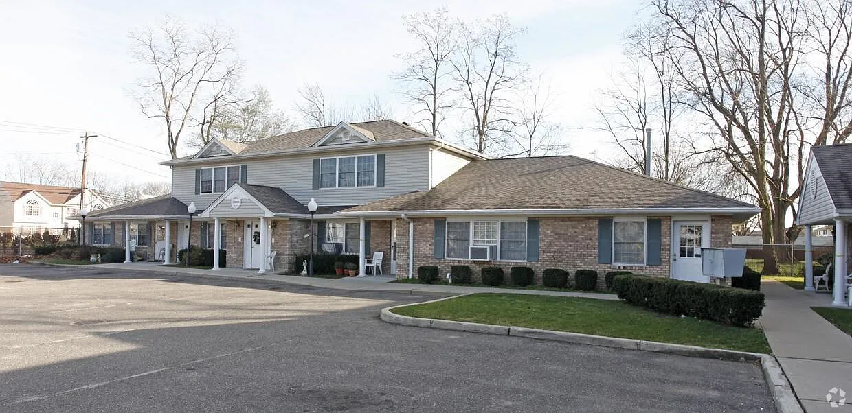 2 bed, 1025 sqft, $3,050 — Photo 2