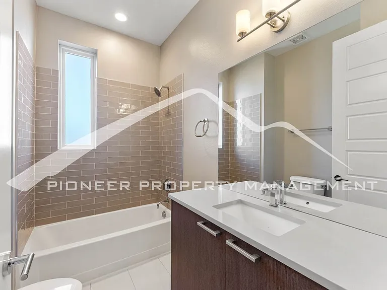 2121 N Marion St #1 — Photo 17