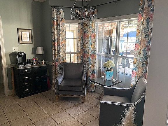 5th image of 1001 Debra Dr