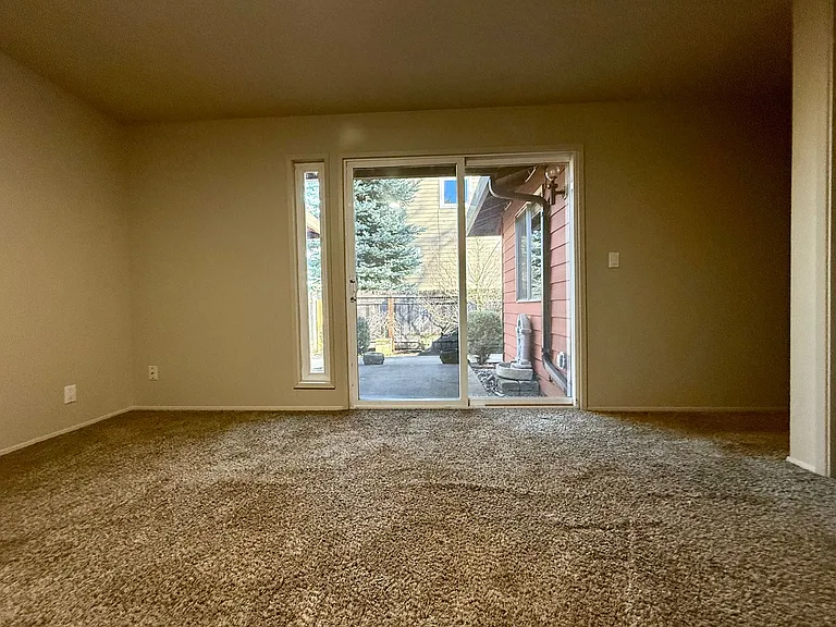 6918 SW 104th Ave — Photo 13