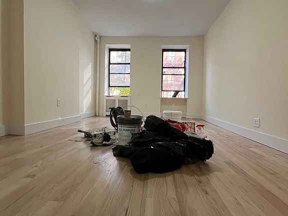 2nd image of 346 W 47th St APT 3C