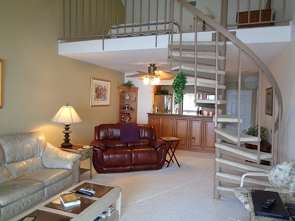 3rd image of 15477 Admiralty Cir APT 8