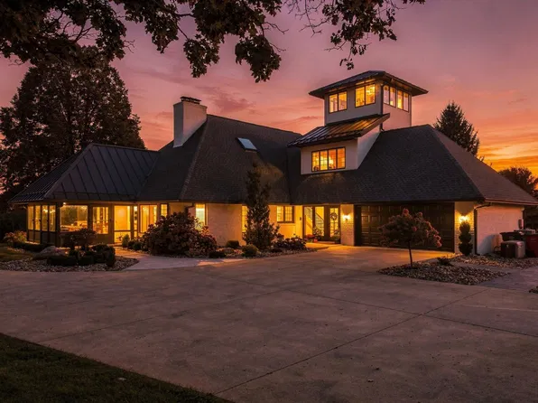 131 Sentinel Pond Ln, Granville, OH 43023