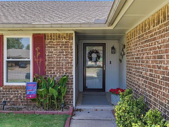 3rd image of 1608 Green Leaf Cir