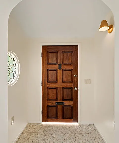 9001 Rosewood Ave — Photo 7