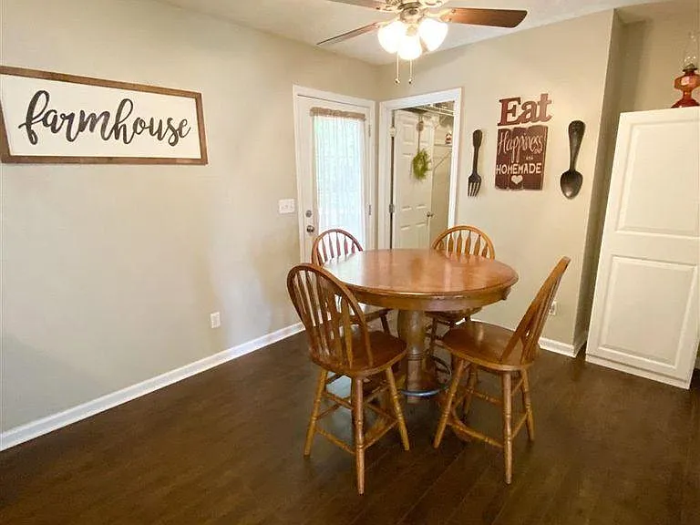 219 Southern Lake Dr — Photo 6