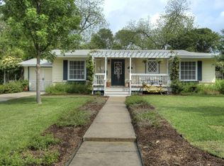 351 Larchmont Dr, San Antonio, TX 78209