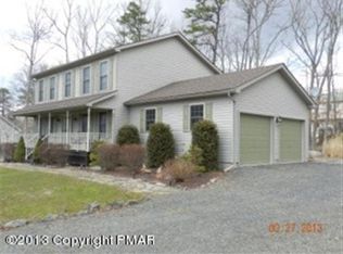1106 Long Lake Rd, Tamiment, PA 18371