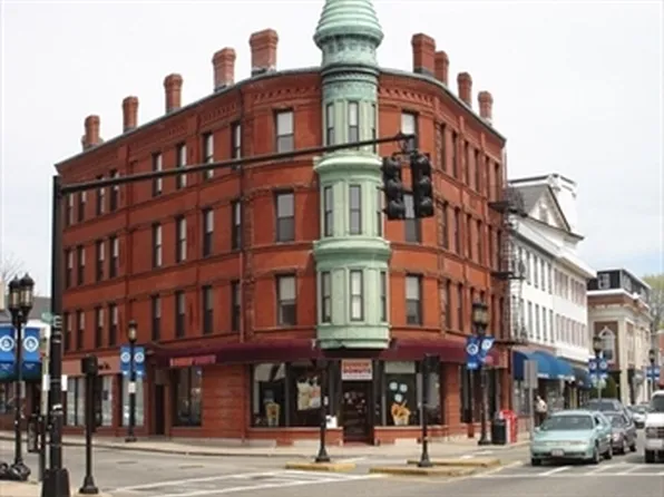 3 Forest St APT 301, Medford, MA 02155