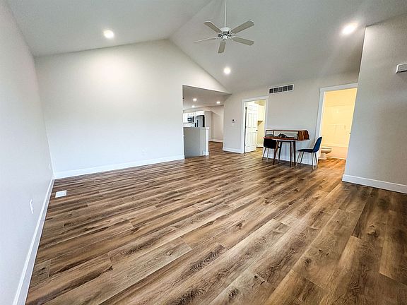 4th image of 11431 W Windmill Point