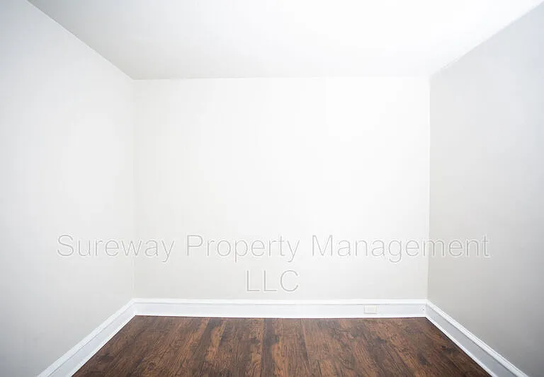 1034B Collings Ave — Photo 13