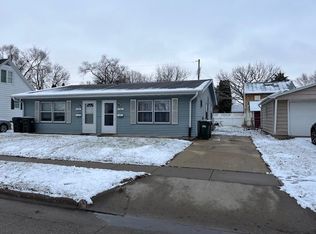 709 Page St, Iowa City, IA 52240