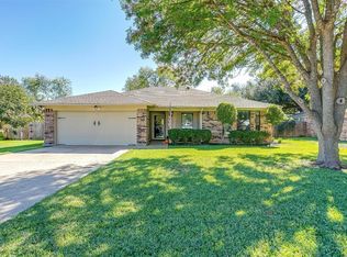 1524 Tobie Layne St, Benbrook, TX 76126