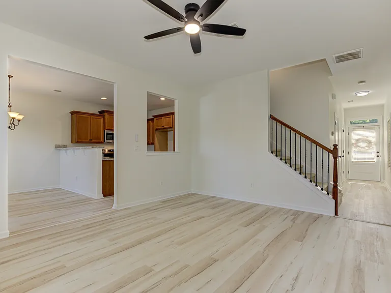 605 Summit Point #A — Photo 12