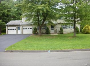 9 N Hearthstone Dr, Bethel, CT 06801