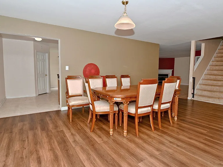1043 Rentham Ln — Photo 12
