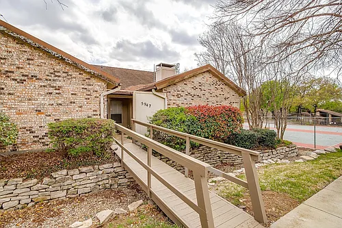 5947 Chimney Wood Cir Photo 1 5947 Chimney Wood Cir Photo 1