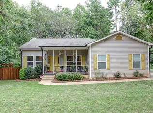 4933 El Mundo St, Charlotte, NC 28216