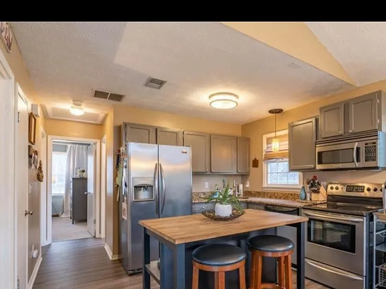 628 Lake Dr — Photo 6