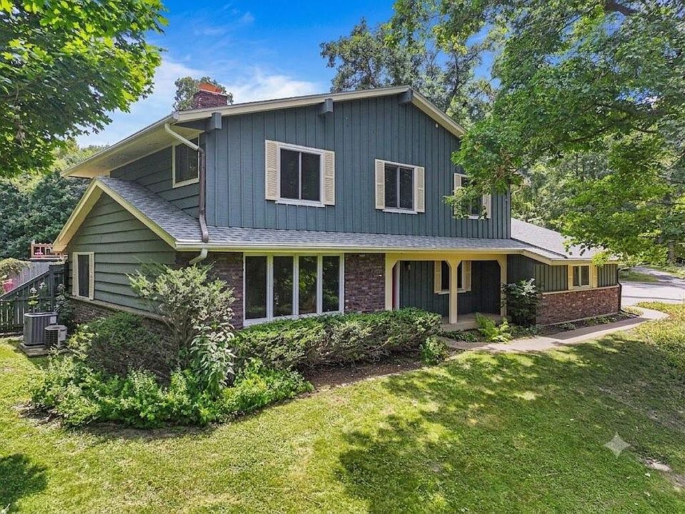 1st image of W3490 Oakwood DRIVE