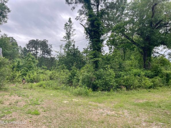 316 Thompson Hill Rd, Mc Lain, MS 39456