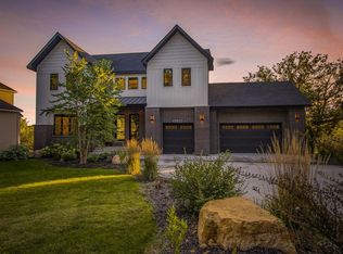 13612 Sunset Hill Dr, Burnsville, MN 55337