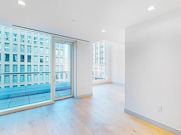 3rd image of 101 W 14th St #4C