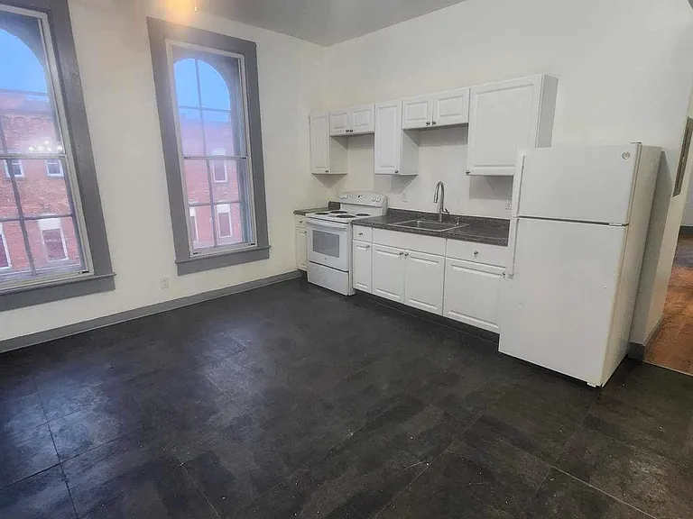 135 Central Ave #4 — Photo 31