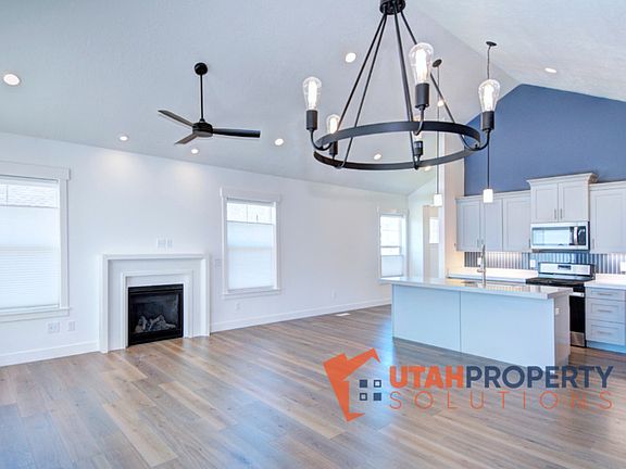 5th image of 538 E Fashion Creek Ct