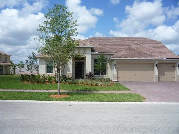 2nd image of 839 Montclaire Ct