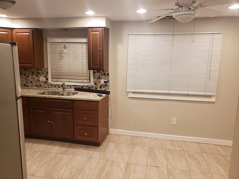 Eat in kitchen