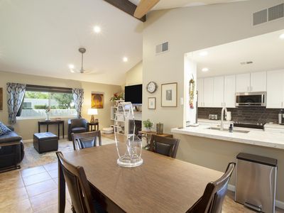 2250 N Sunshine Cir, Palm Springs, CA, 92264