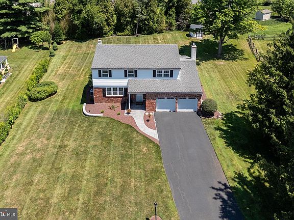 2nd image of 921 Patriot Dr