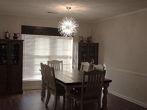 3rd image of 8114 Meadowlake Village Dr