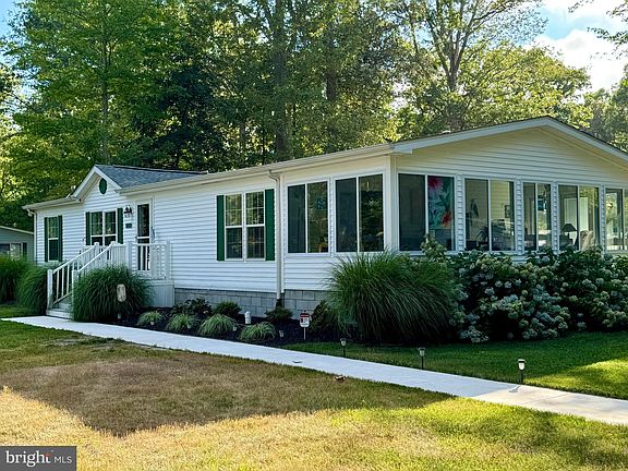3rd image of 27226 Clipper Dr