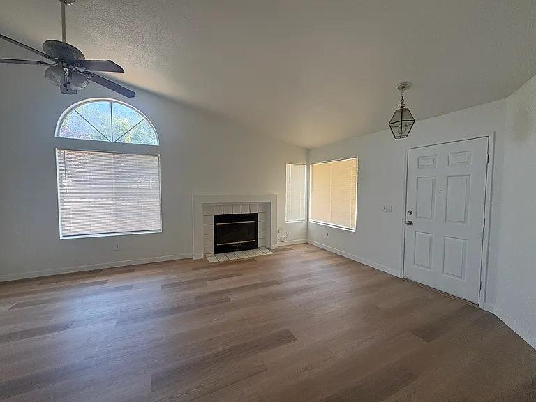 6013 Landing Point Way — Photo 5