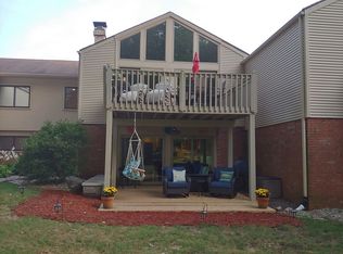 35 Fields E, Champaign, IL 61822