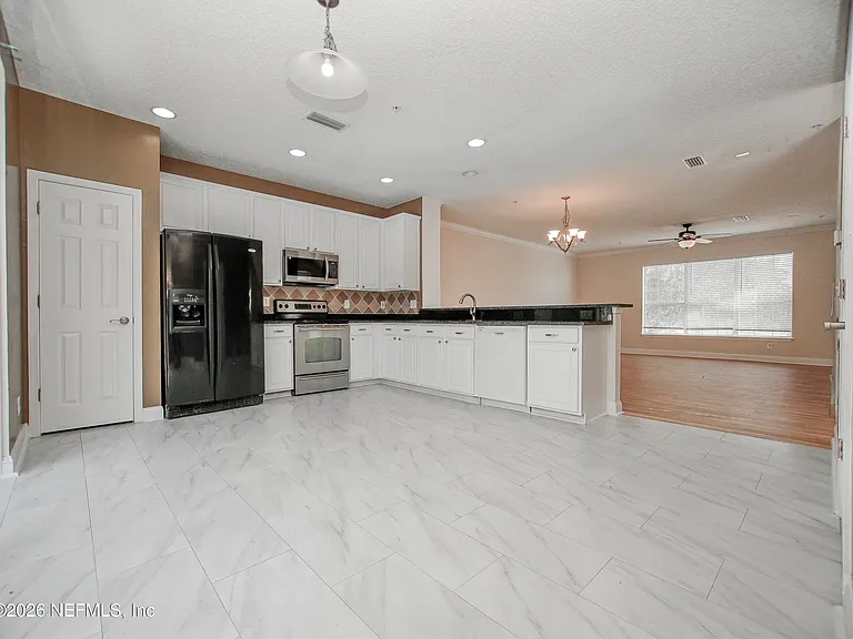 4442 Rock Creek Cir — Photo 14