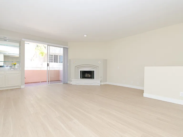 1230 Wellesley Ave #205 — Photo 4