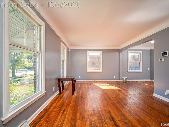 2nd image of 19313 Winthrop St