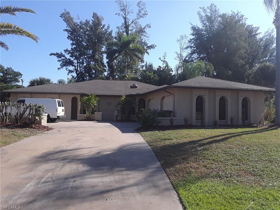 1st image of 807 SE 24th Ave