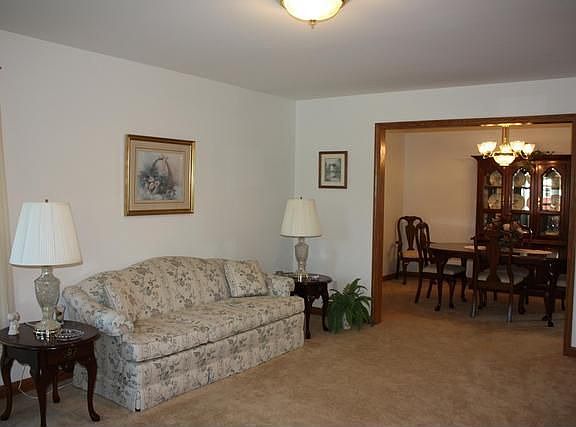 5th image of 6 Woodland Hollow Dr