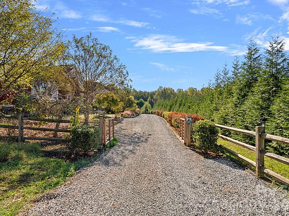 3rd image of 6536 Stephens Rd