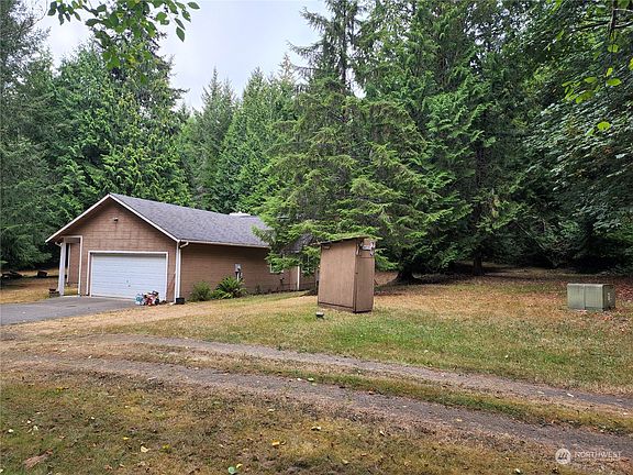 3rd image of 411 E Hedlund Drive