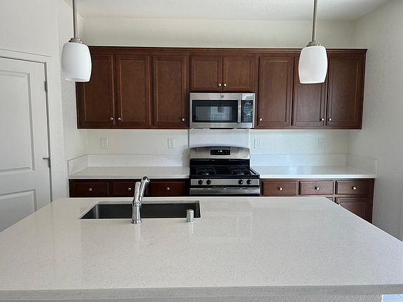 3rd image of 3468 Cantor Dr